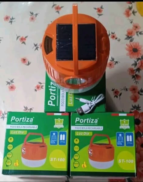FOCO LED RECARGABLE PORTIZA 100W CON PANEL SOLAR